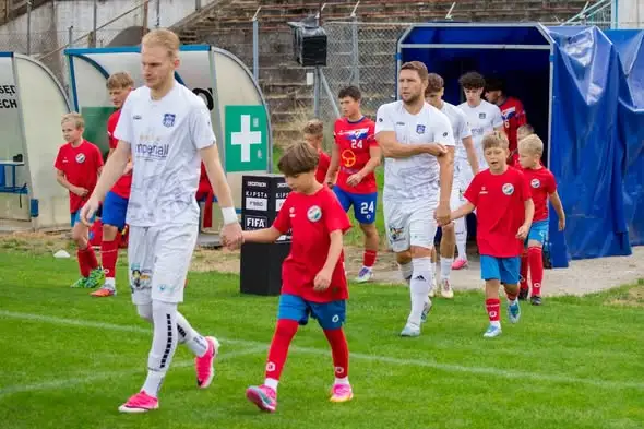 Fotogaleria z meczu: 5 bramek i mnóstwo żółtych kartek w starciu IV-ligowym