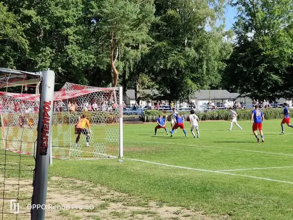 Astra Ustronie Morskie pokonuje Orła Wałcz 2:0 w emocjonującym meczu