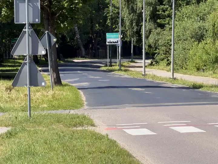 Utrudnienia na drodze powiatowej Korzystno – Kołobrzeg. Rusza układanie masy bitumicznej