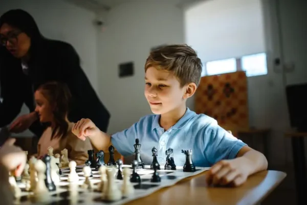 Filip Kowalczyk z SP nr 7 w Kołobrzegu szósty w turnieju szachowym juniorów