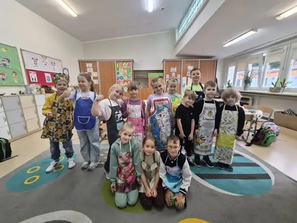 Pierwszoklasiści z klasy 1a przygotowali zdrowe śniadanie