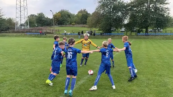 Młodzikowe Derby trasy 165 dla Młodej Astry. Zwycięstwo 5:3 w Będzinie